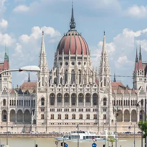 Bright With Parliament View, Free Parking Budapest