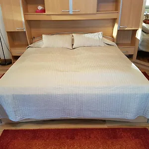 Apartamento Délibáb